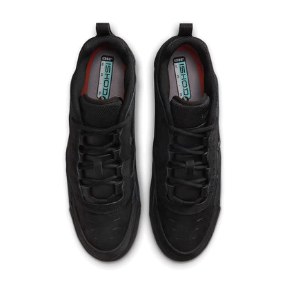 Triple Black Gum